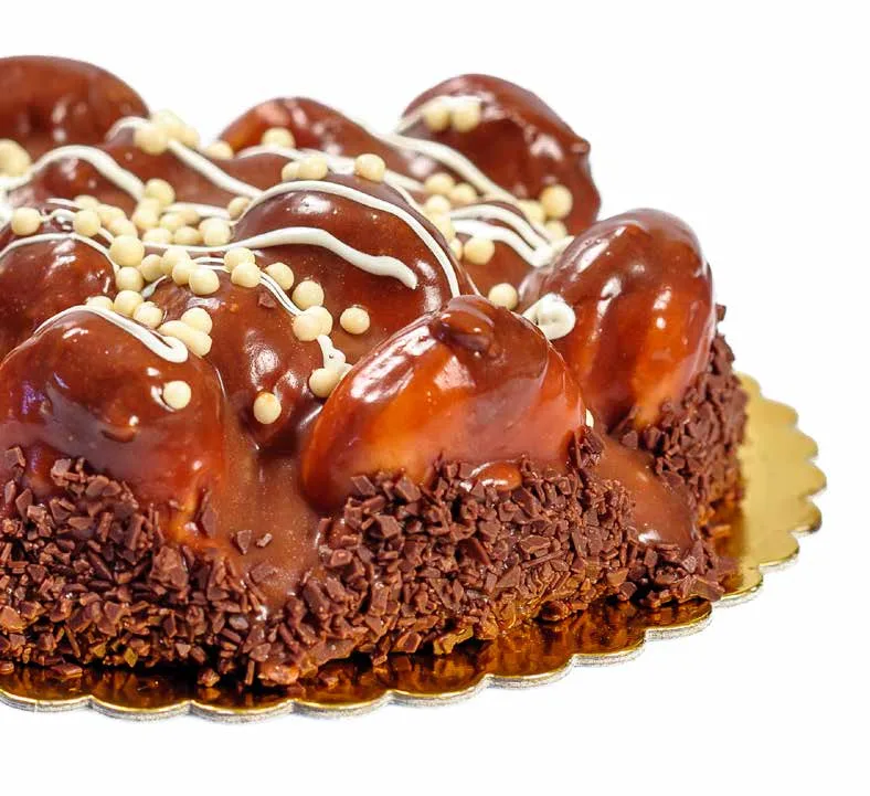 Tort Bueno Profiterol